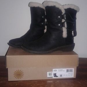 Ugg Akadia Size 8